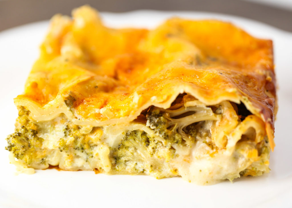 Slow Cooker Broccoli Cheddar Lasagna Tabs & Tidbits