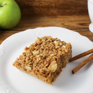 Apple Cinnamon Baked Oatmeal