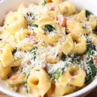 Creamy Spinach Tomato Tortellini