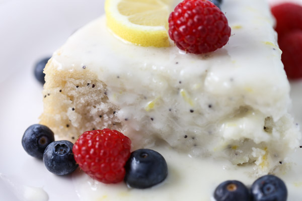 Vegan Lemon Poppyseed Cake