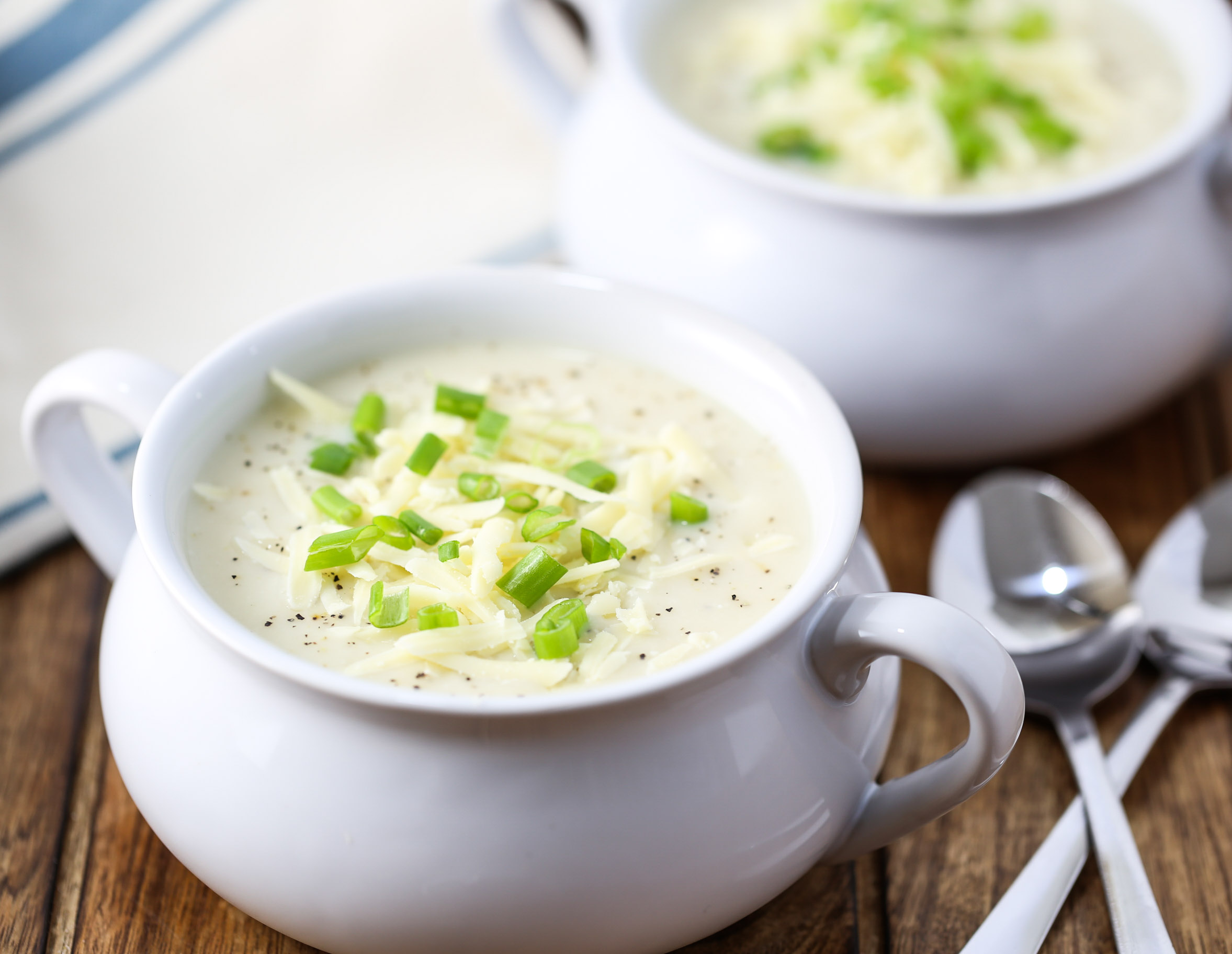 Cheesy Cauliflower Soup Slow Cooker Style-4
