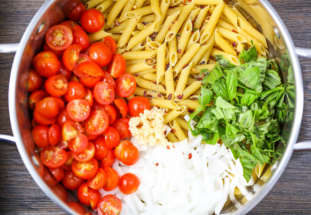 One Pot Pasta with Tomatoes & Basil
