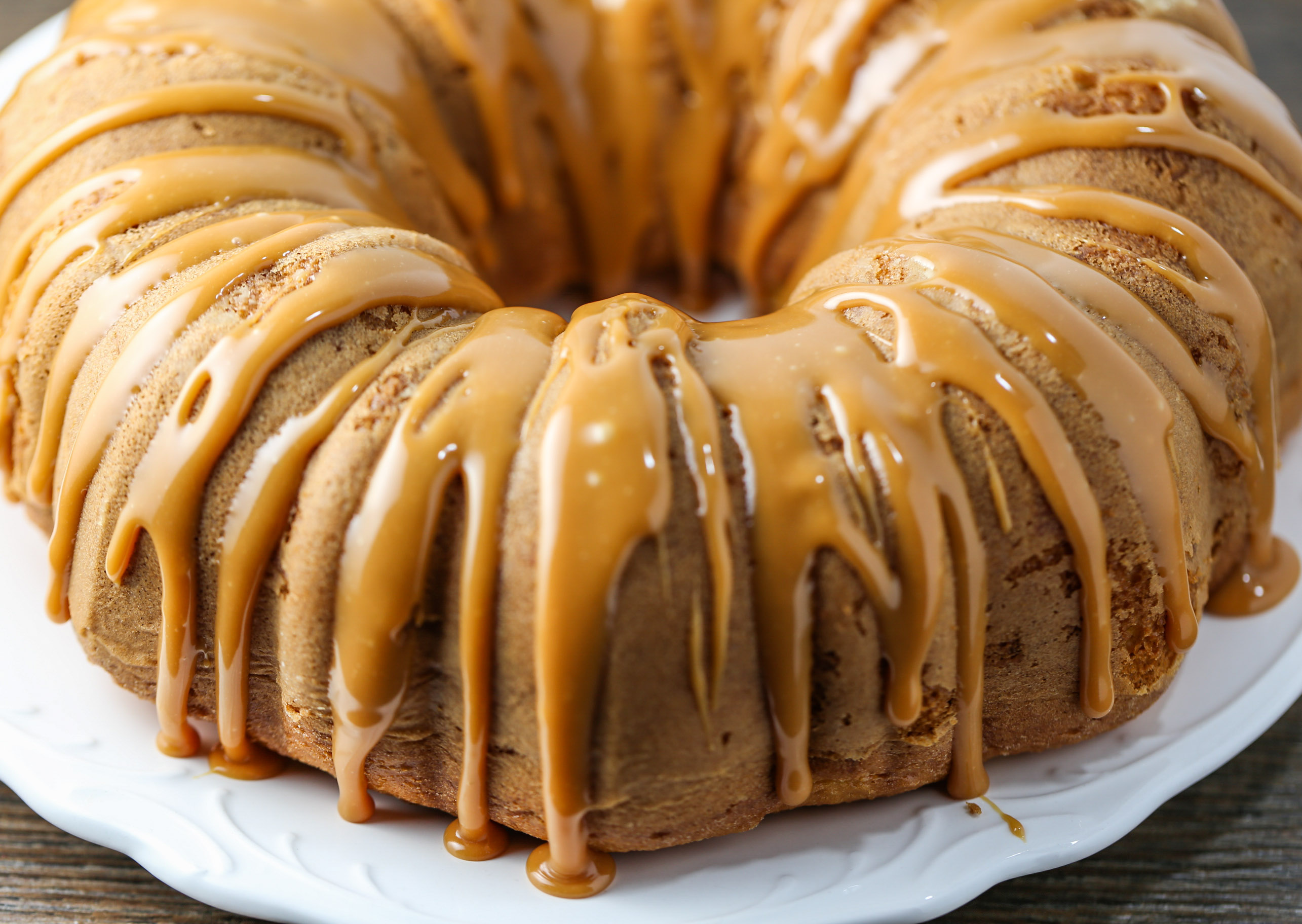 Caramel Apple Bundt Cake - Tabs & Tidbits