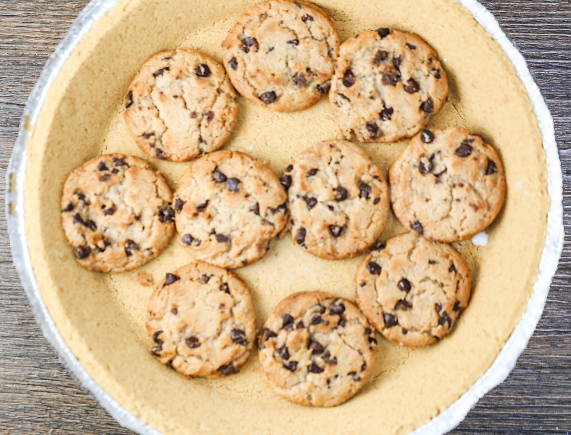 Easy No Bake Chocolate Chip Cookie Pie