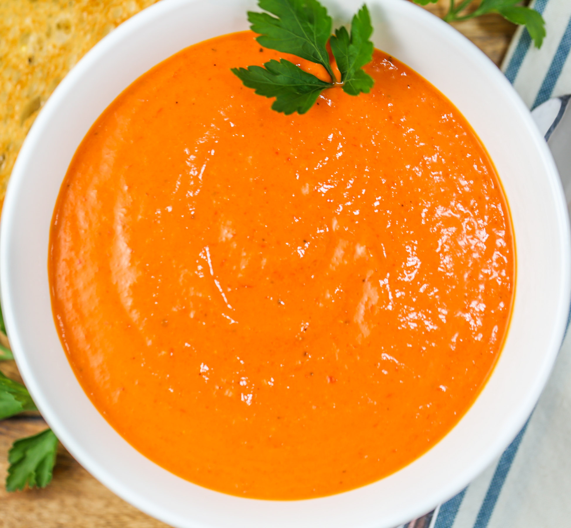 Roasted Red Pepper Tomato Soup - Tabs & Tidbits